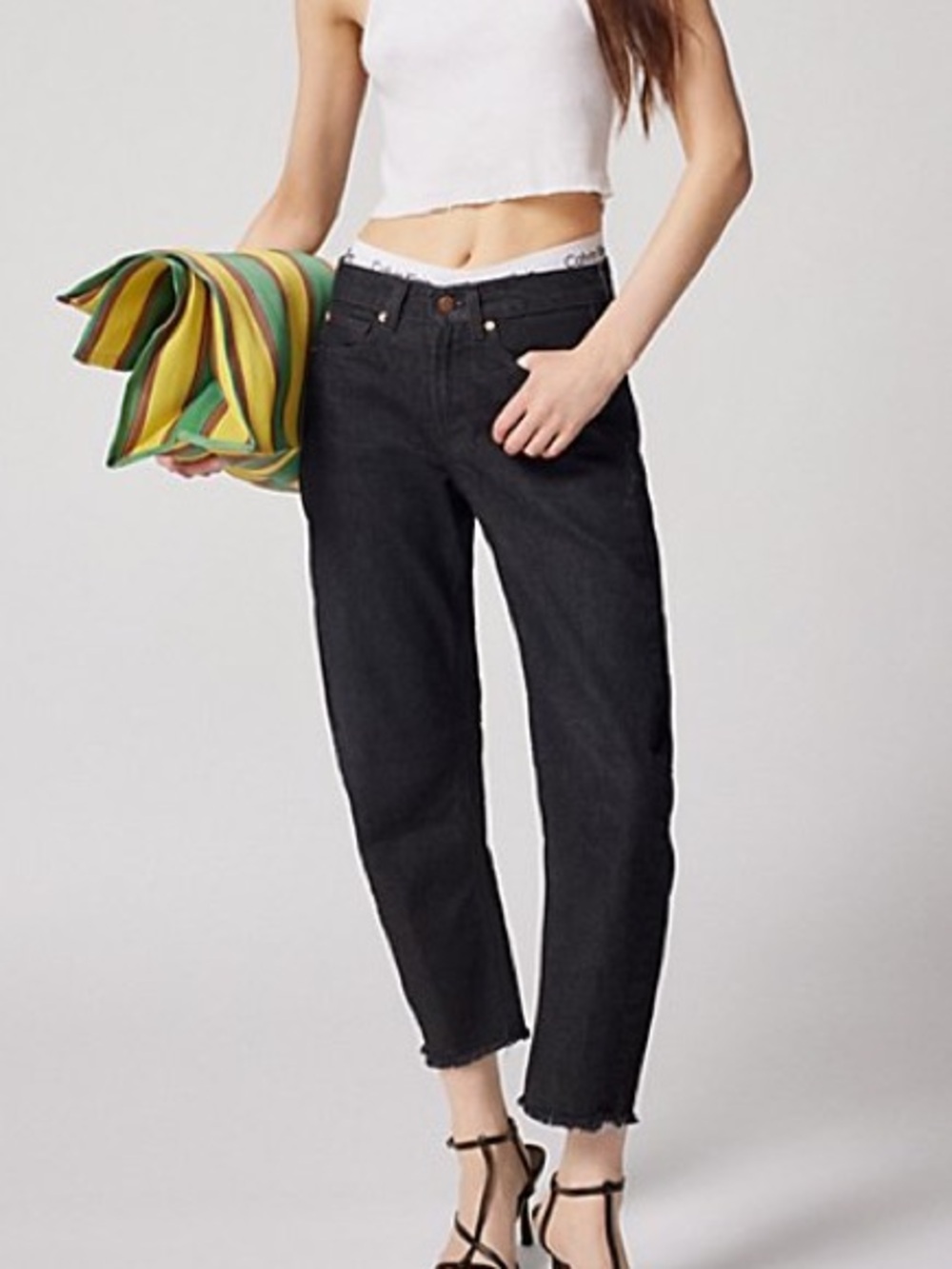 Urban Outfitters BDG Cropped Taper Jeans Black Raw Hem Low Rise Barrel Leg 29